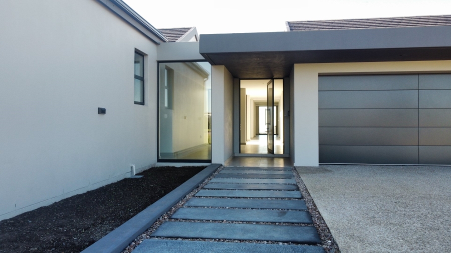 4 Bedroom Property for Sale in Oubaai Western Cape